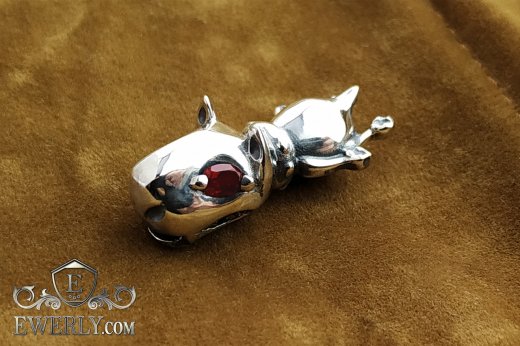 Pendant of sterling silver in the form of a dog, фото